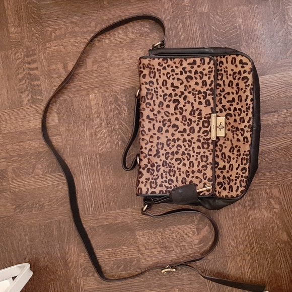 Fossil - Leapord Print & Black Leather Adjustable Cross or Shoulder Bag - Picture 2 of 4